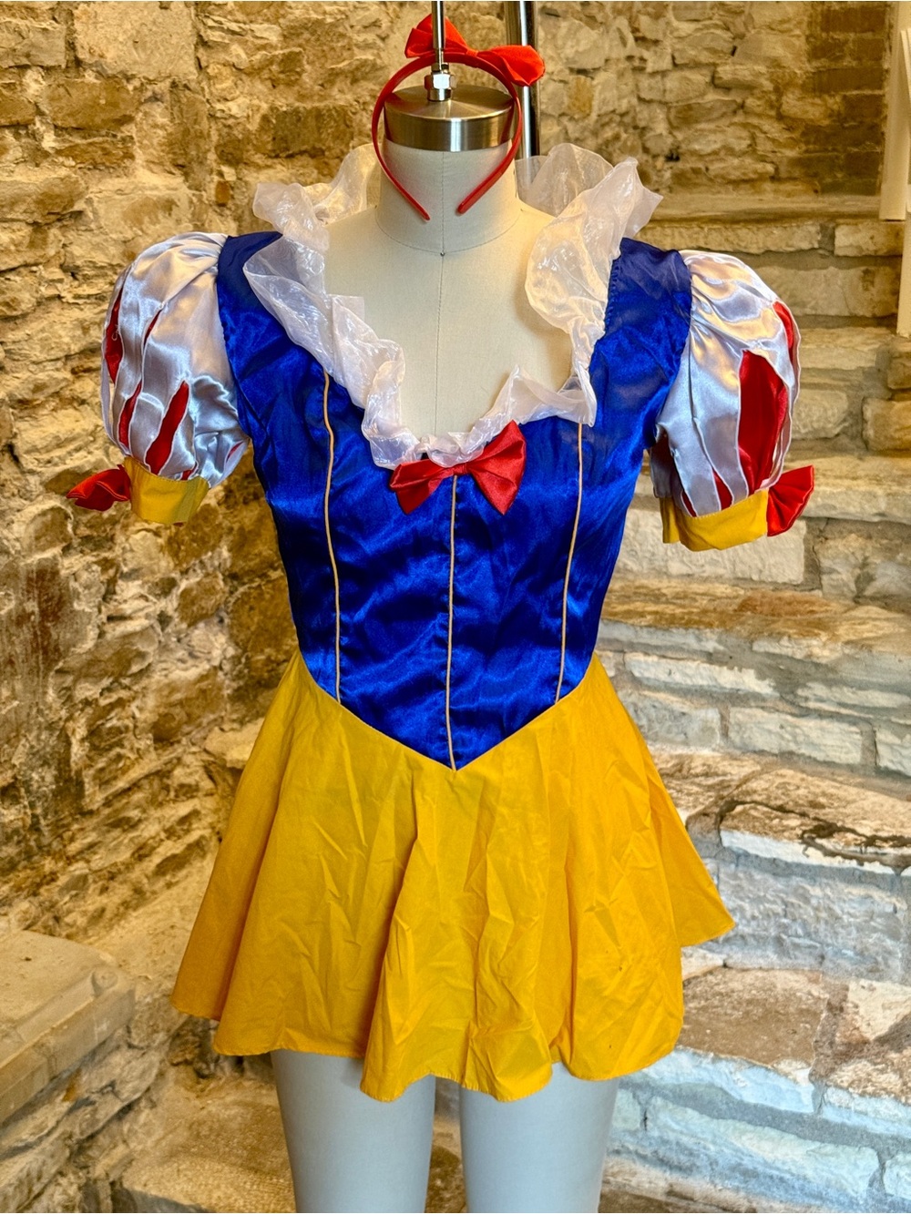 Leg Avenue Sexy Snow White Costume